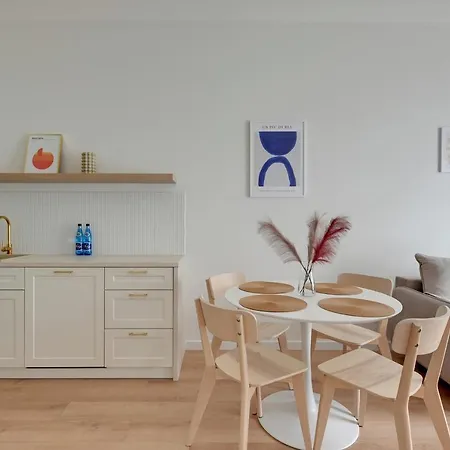 Apartment Zajezdnia Wrzeszcz Seaside & Parking By Downtown Gdansk