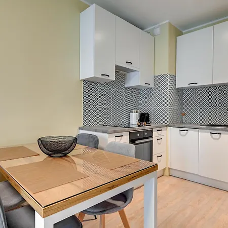 Apartment Zajezdnia Wrzeszcz Seaside & Parking By Downtown *